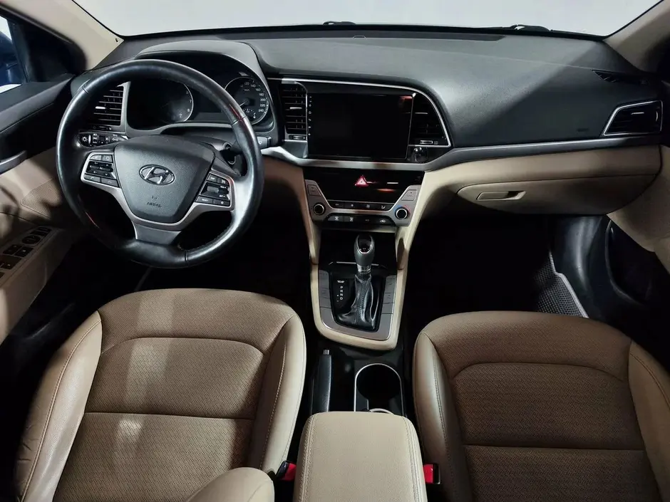 Hyundai Elantra, 2017 г.