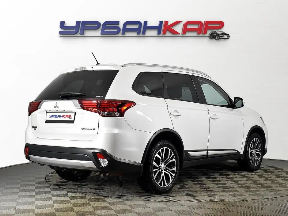 Mitsubishi Outlander, 2016 г.