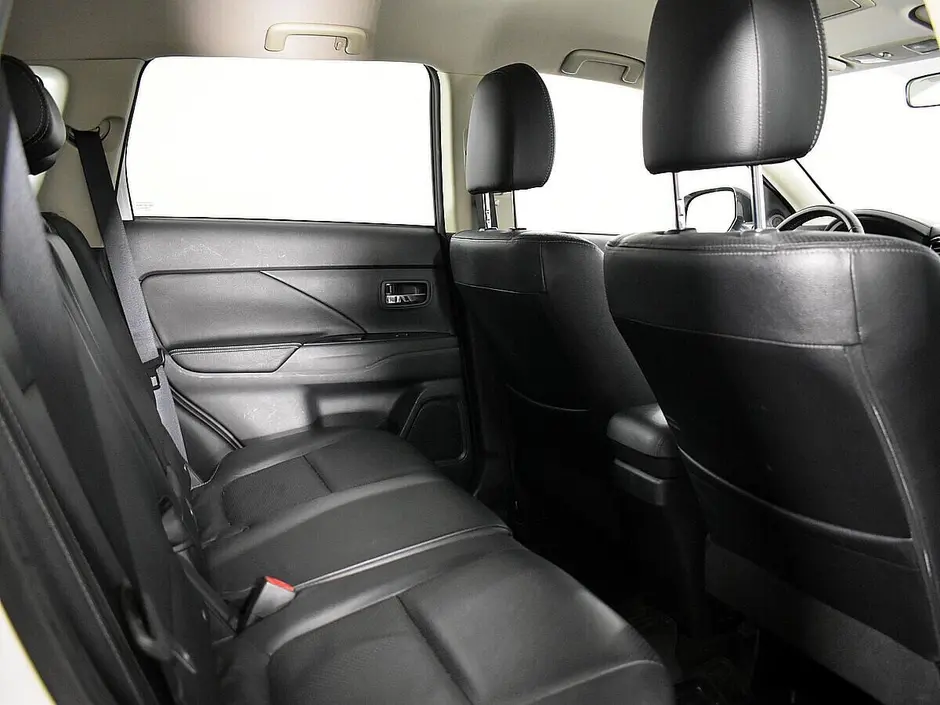 Mitsubishi Outlander, 2016 г.