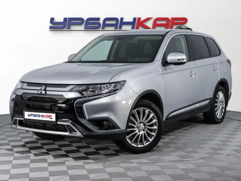 Mitsubishi Outlander, 2020 г.