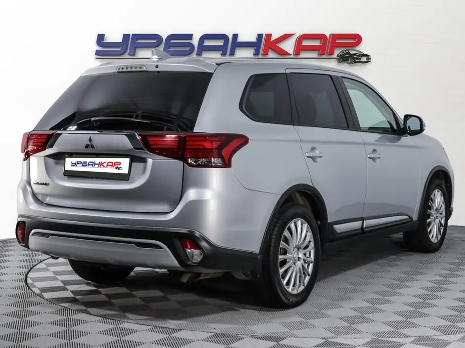 Mitsubishi Outlander, 2020 г.