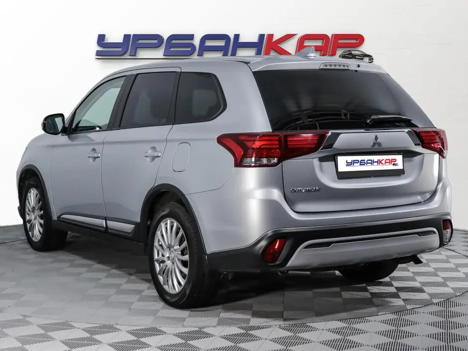 Mitsubishi Outlander, 2020 г.