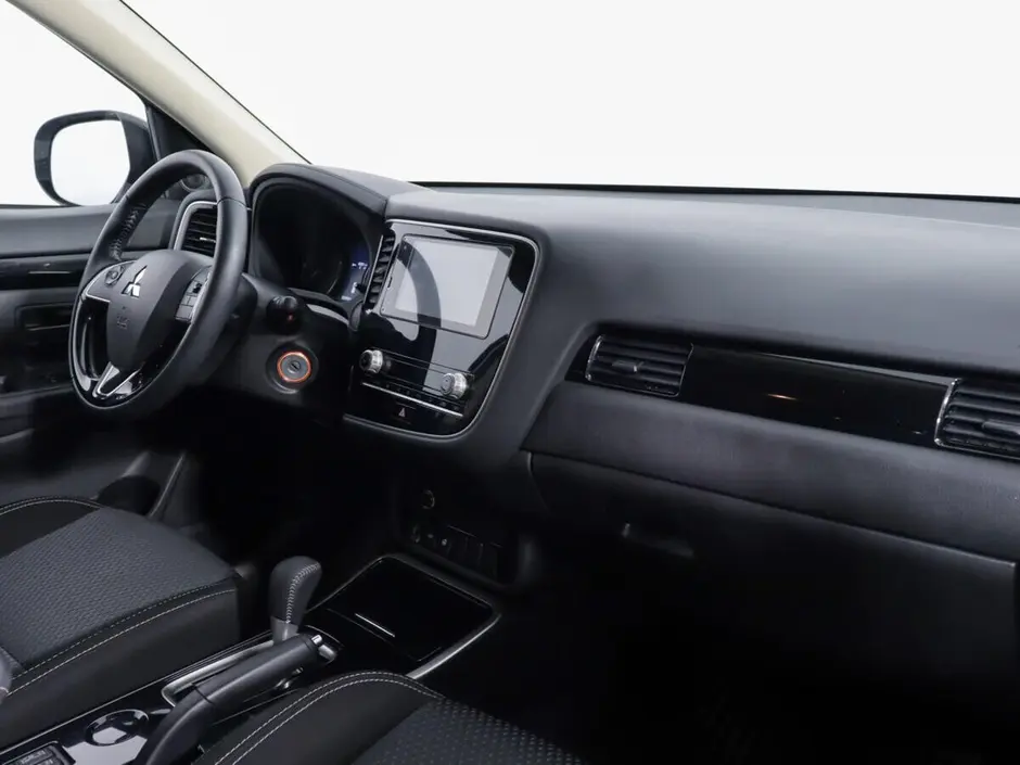 Mitsubishi Outlander, 2020 г.