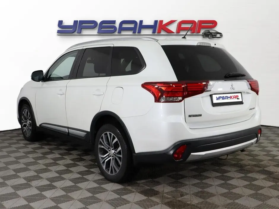 Mitsubishi Outlander, 2015 г.