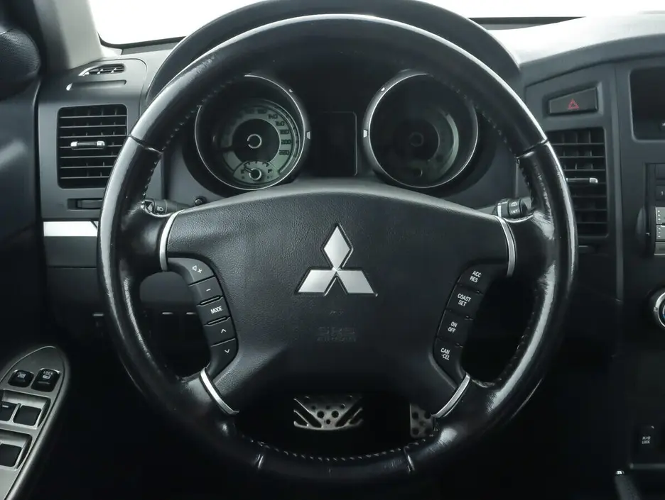 Mitsubishi Pajero, 2012 г.