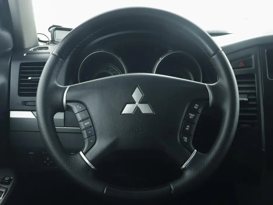 Mitsubishi Pajero, 2011 г.