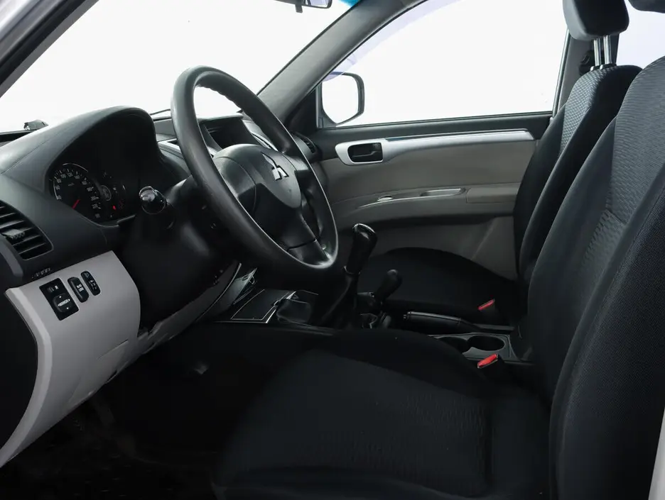 Mitsubishi Pajero Sport, 2013 г.