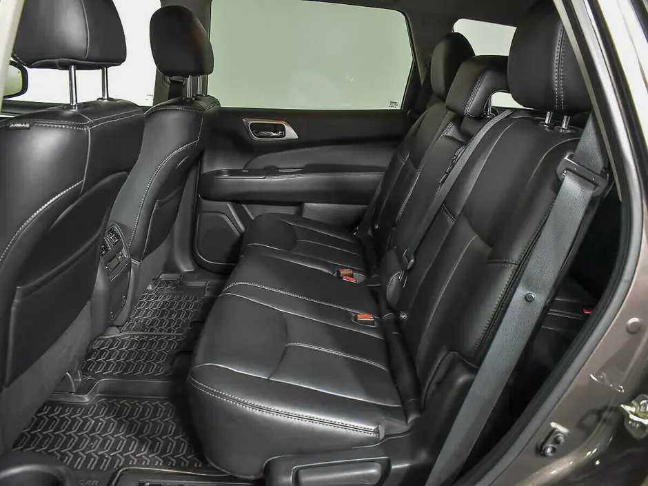 Nissan Pathfinder, 2015 г.