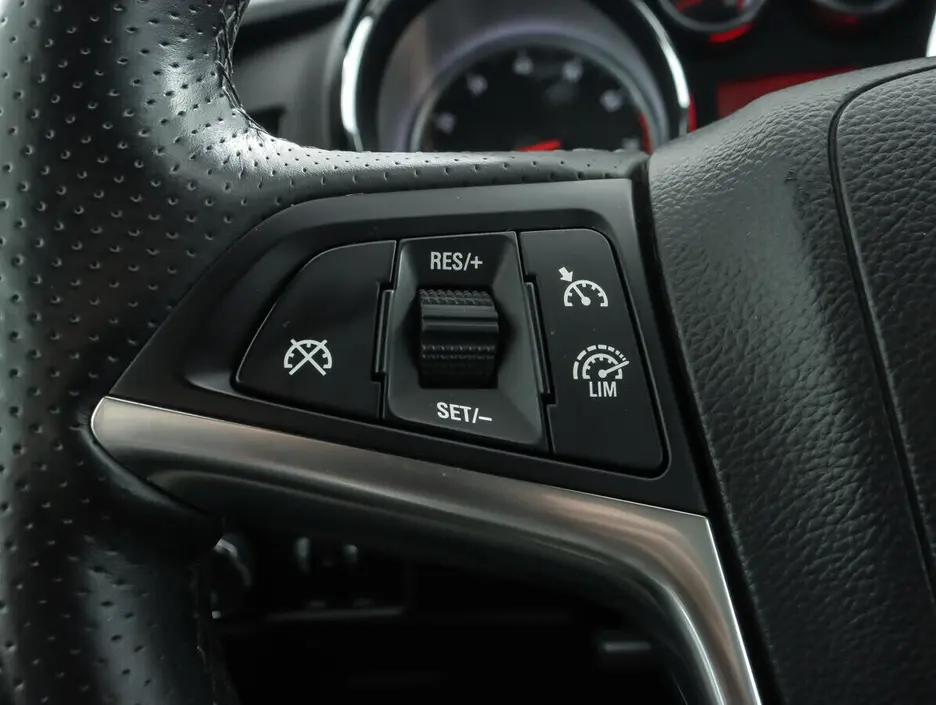 Opel Astra, 2013 г.