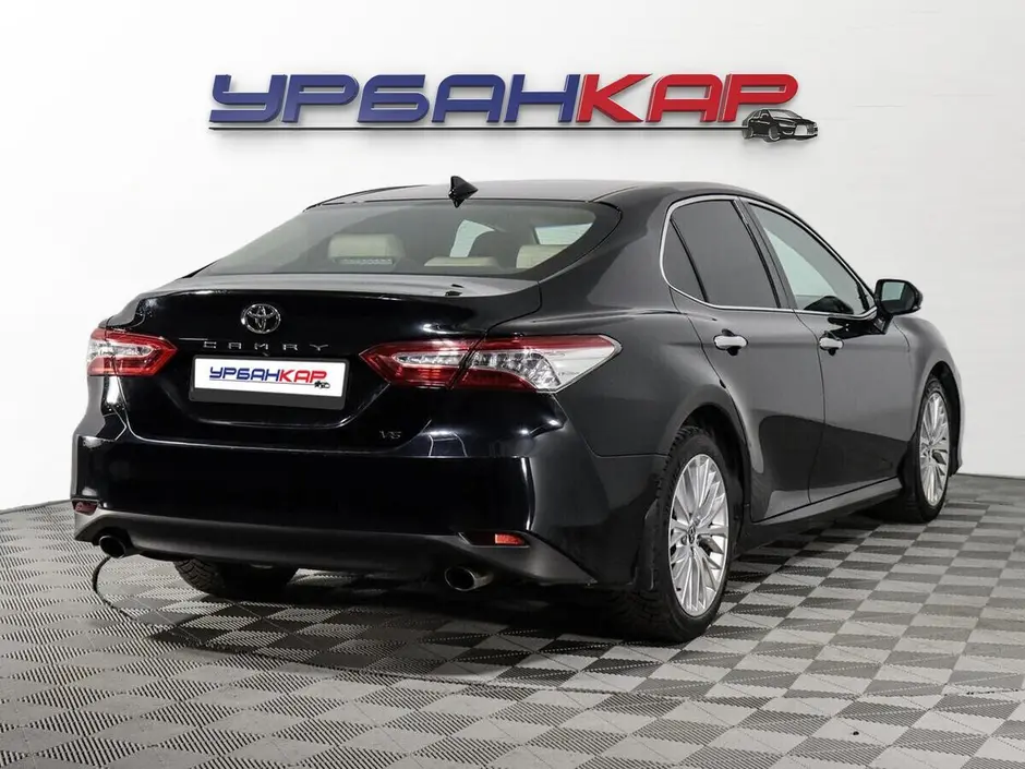 Toyota Camry, 2018 г.