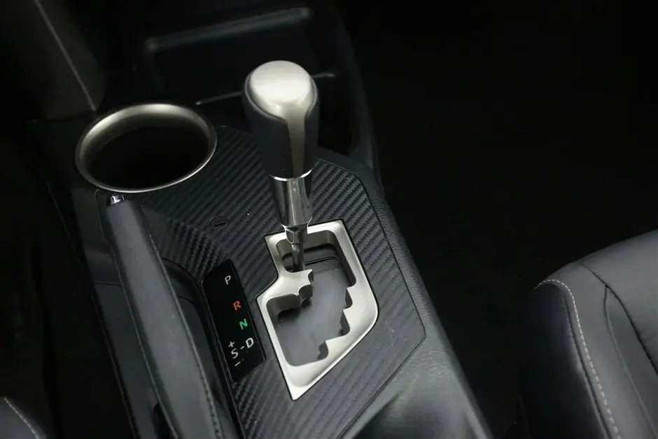 Toyota RAV4, 2015 г.