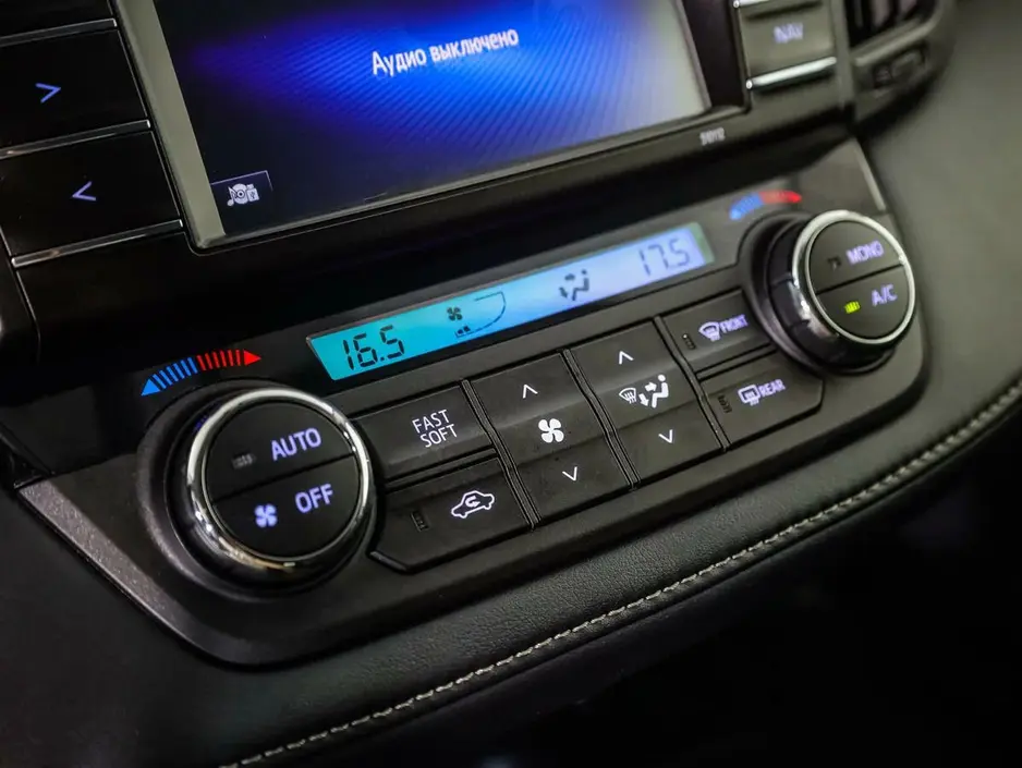 Toyota RAV4, 2015 г.