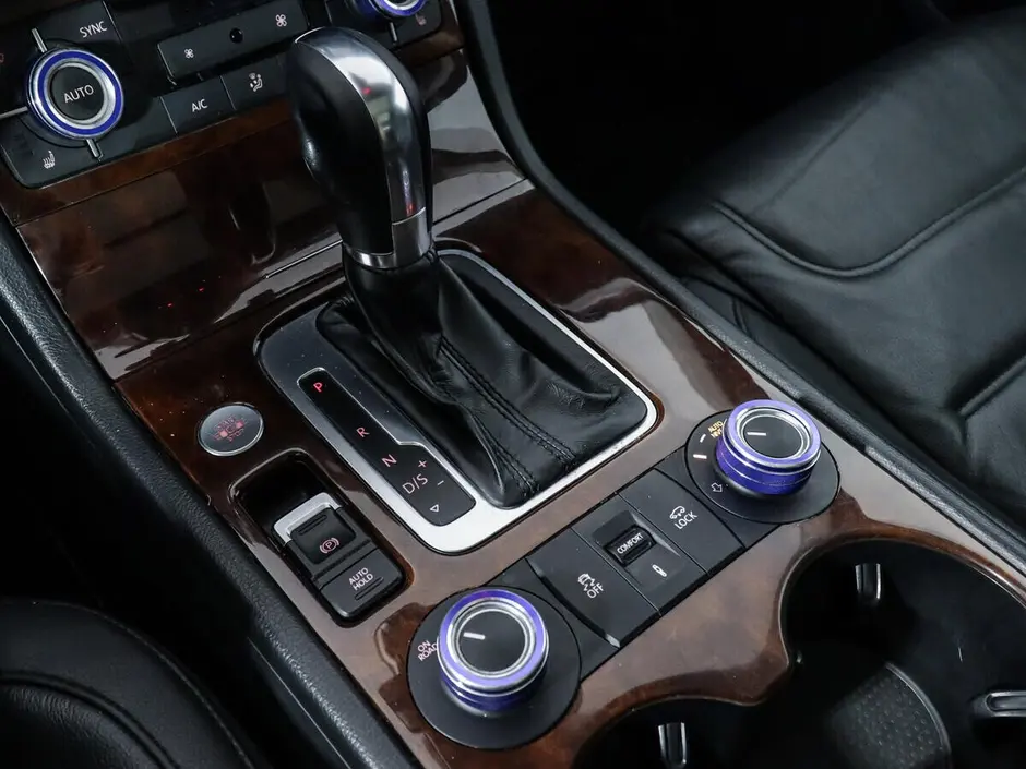 Volkswagen Touareg, 2014 г.