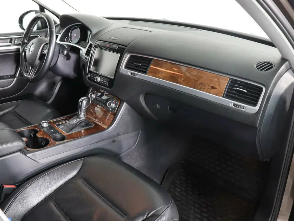 Volkswagen Touareg, 2010 г.