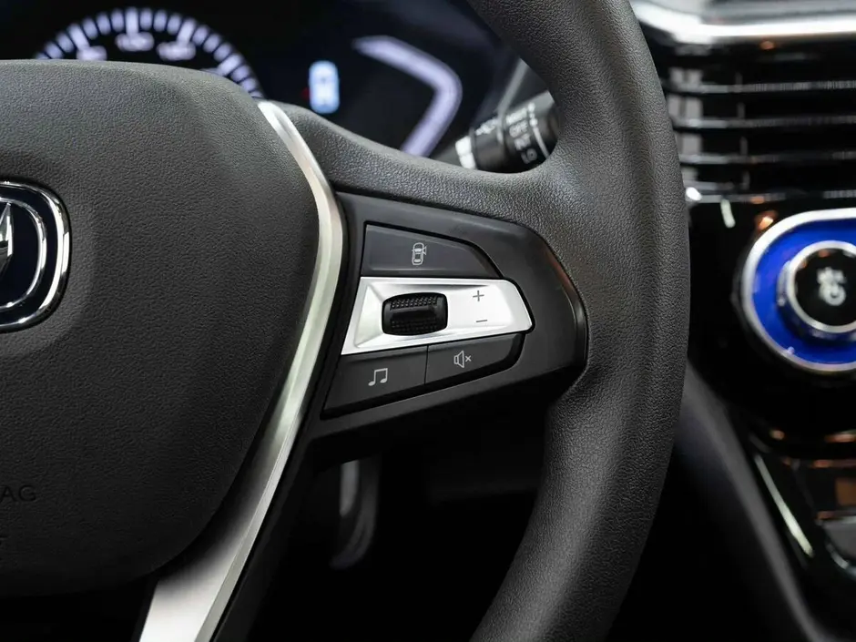 Changan Alsvin, 2023 г.